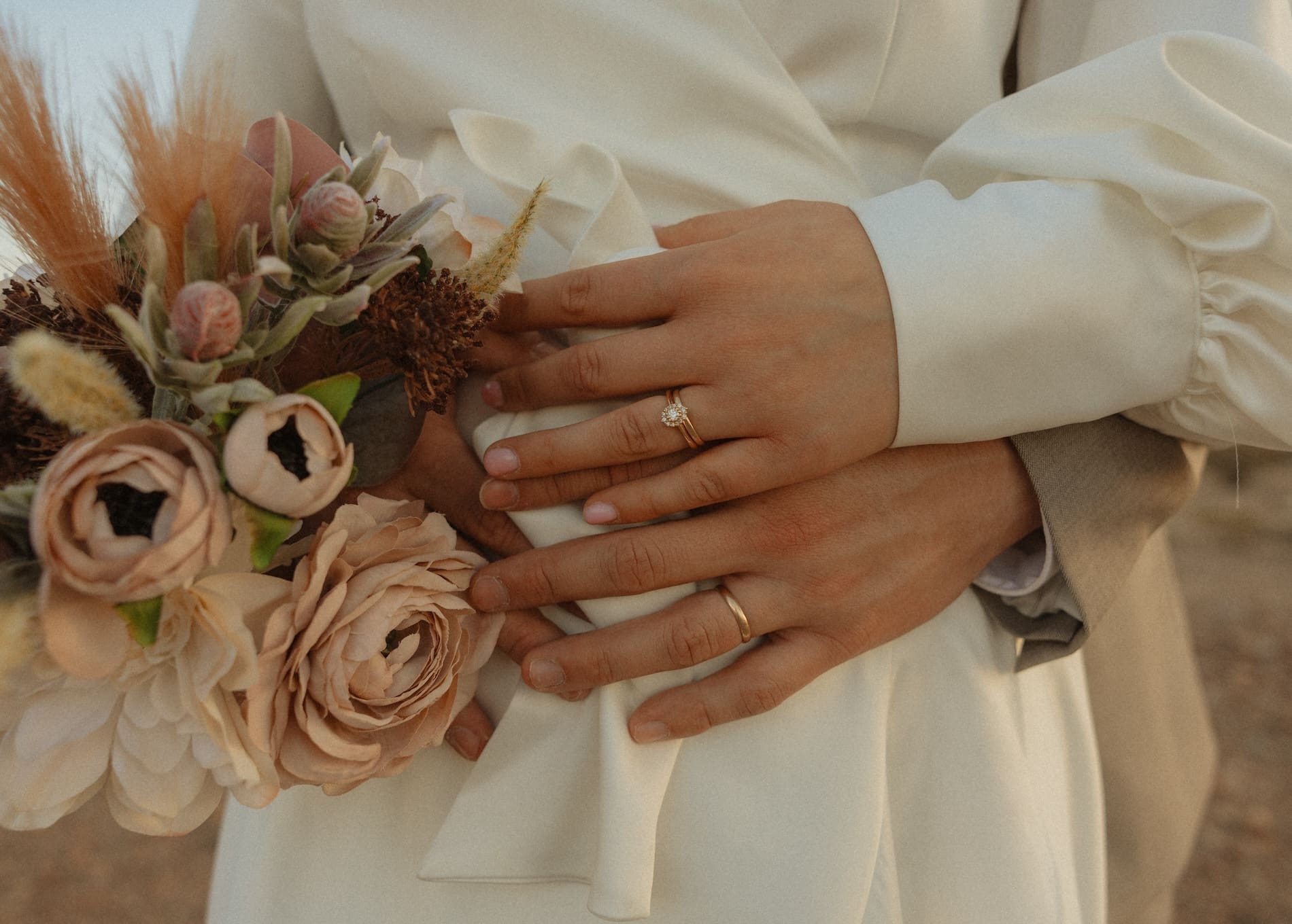 western-desert-elopement-with-horses-white-stallion-ranch-tucson-arizona