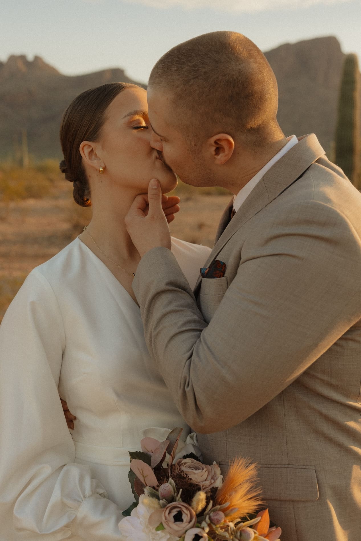 western-desert-elopement-with-horses-white-stallion-ranch-tucson-arizona