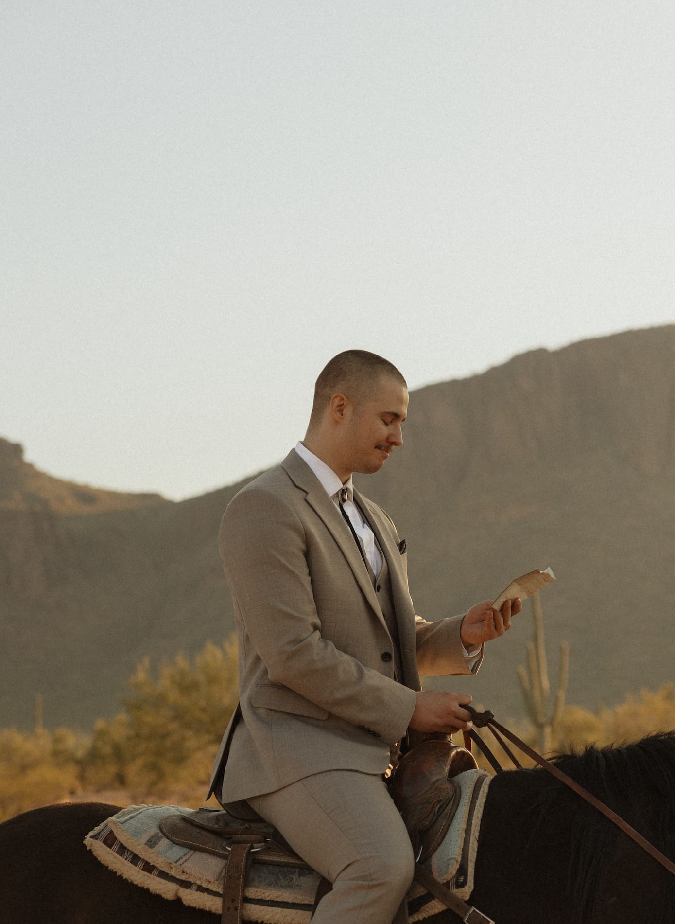 western-desert-elopement-with-horses-white-stallion-ranch-tucson-arizona