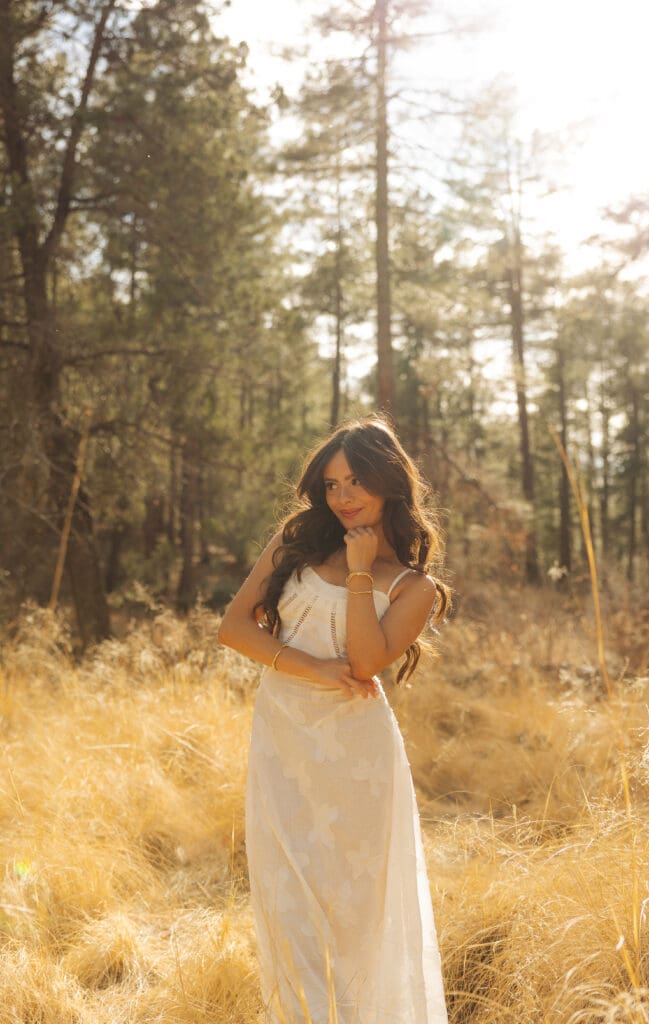 Photograph-of-high-school-senior-girl-in-mt-lemmon-arizona