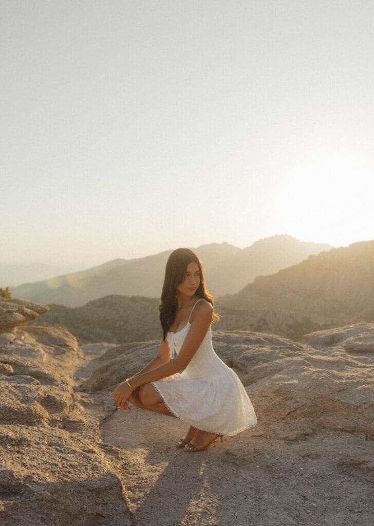 Photograph-of-high-school-senior-girl-in-mt-lemmon-arizona